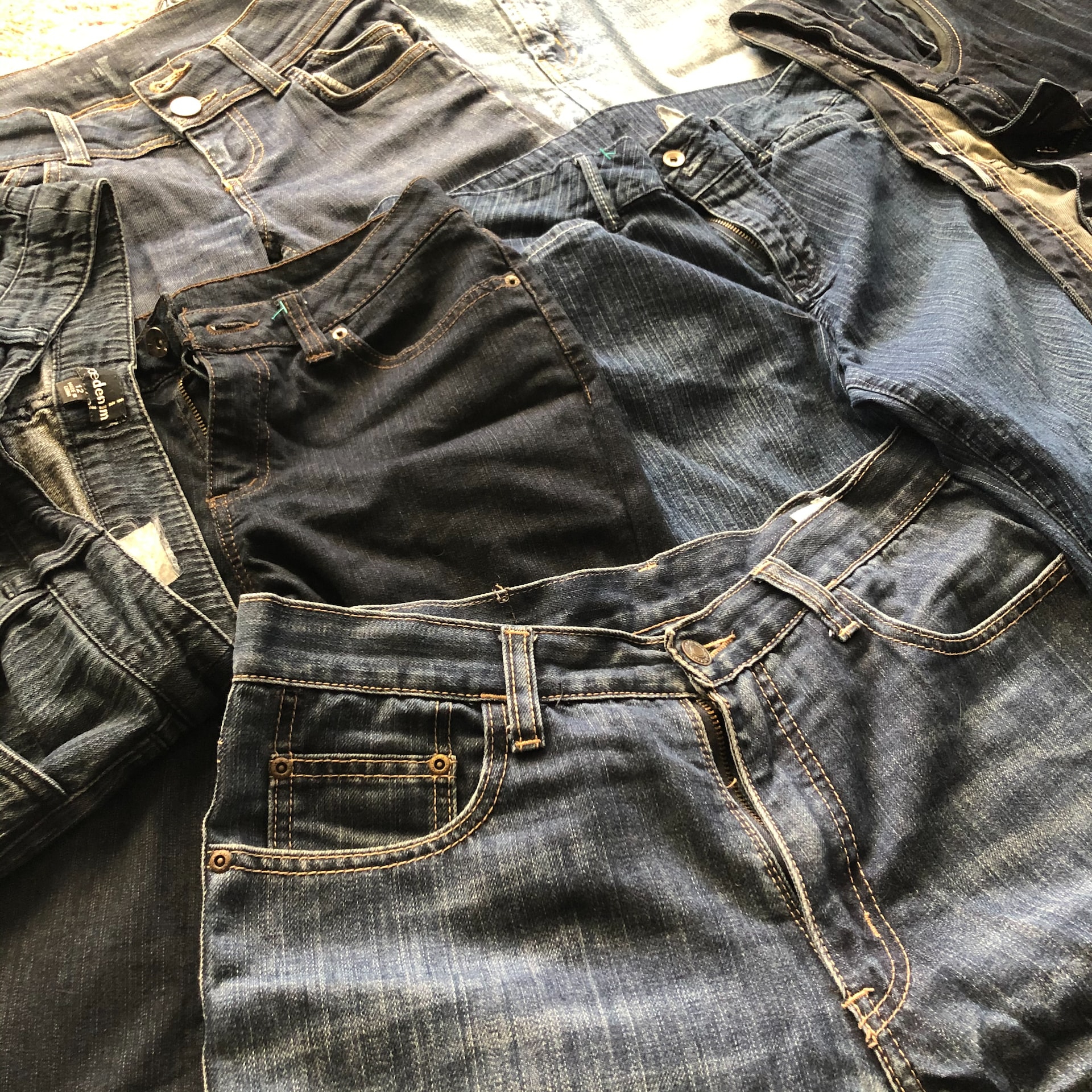 cargo-pants-with-zippered-legs